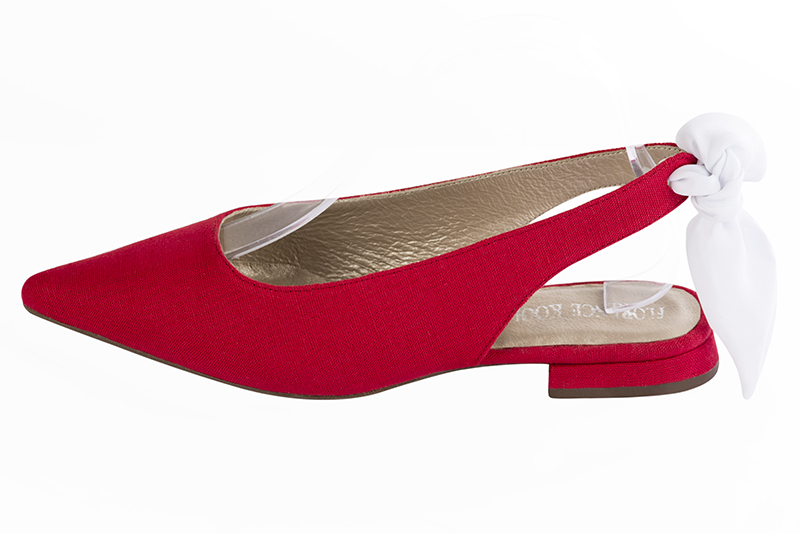 Raspberry red women's slingback shoes. Pointed toe. Flat block heels. Profile view - Florence KOOIJMAN